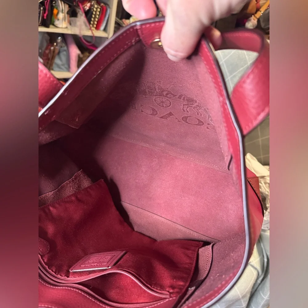 Coach - Tote 27 Colorblock w/Horse & Carriage 2021
EUC - Pebbled Leather - Picture 13 of 14